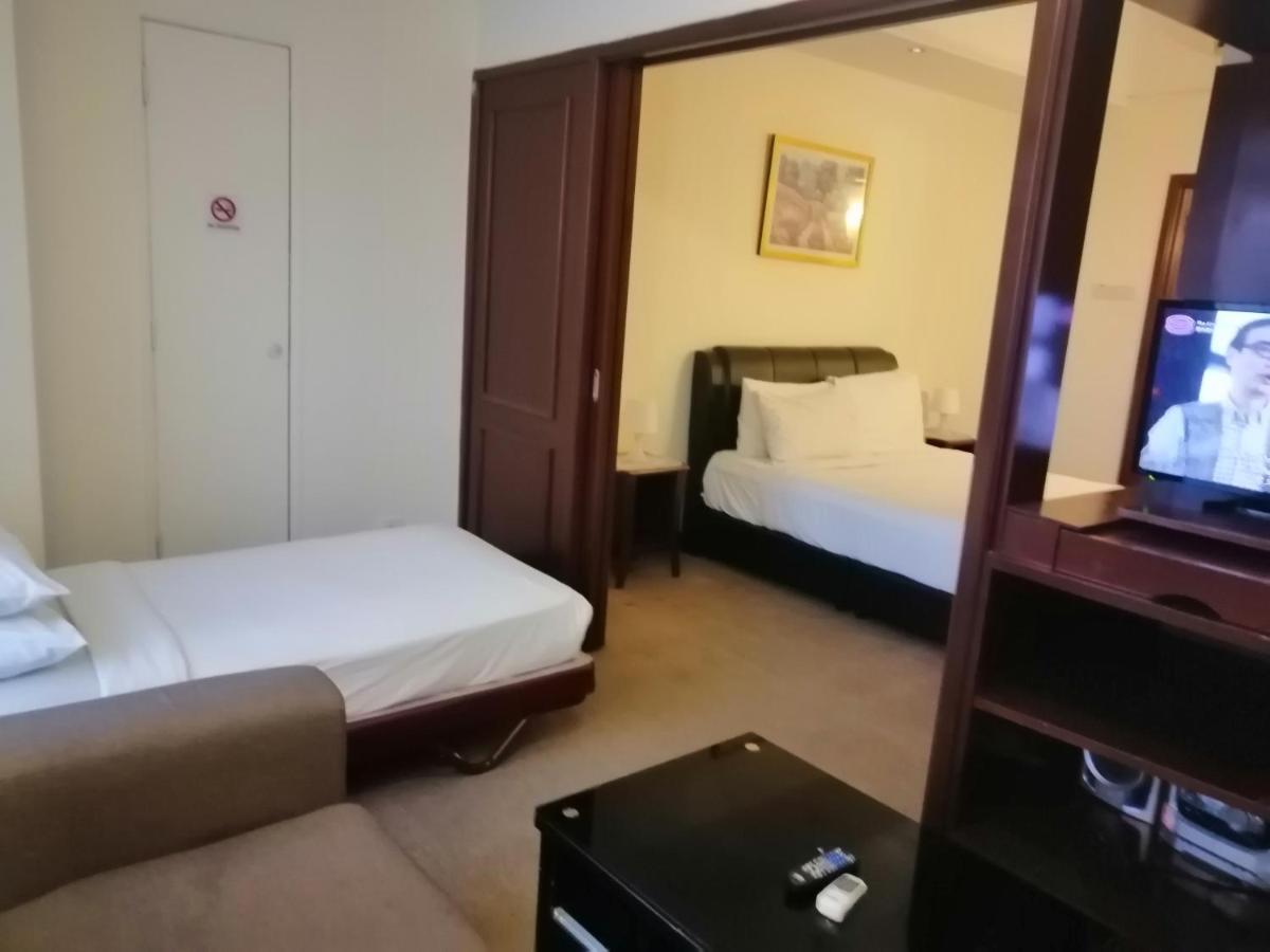 Raymond Suites At Berjaya Times Square Kuala Lumpur Habitación foto