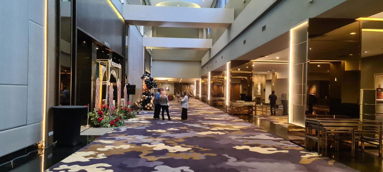 Raymond Suites At Berjaya Times Square Kuala Lumpur Exterior foto